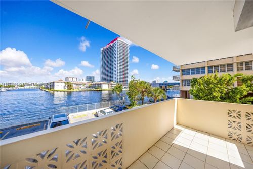 apt-211-1833 S Ocean Dr, Hallandale Beach, FL, 33009-4902 | Card Image