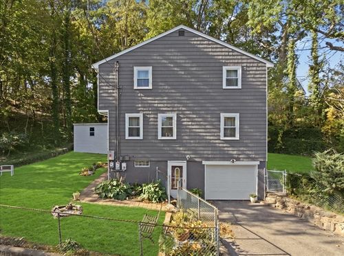 45 Decker St, Milton, MA, 02186-1423 | Card Image