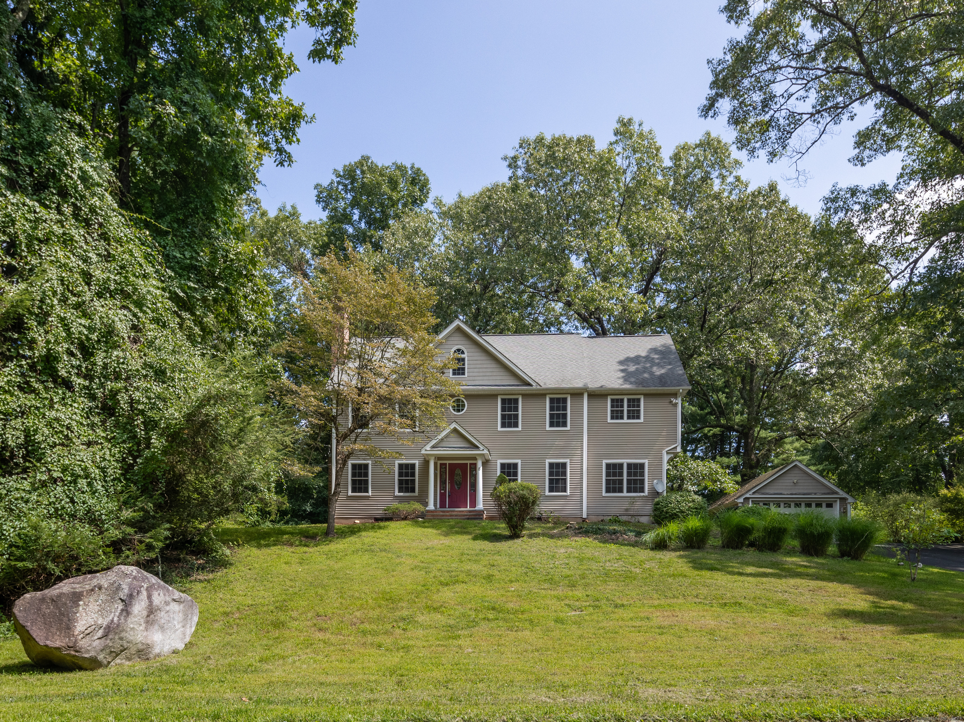 Vale Rd, Brookfield, CT 06804