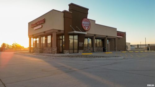 3904 Hospitality Ln, Decatur, IL, 62521-4299 | Card Image