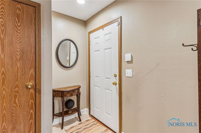 6727 Pelton Dr, House other with 3 bedrooms, 2 bathrooms and 2 parking in Whitehouse OH | Image 6