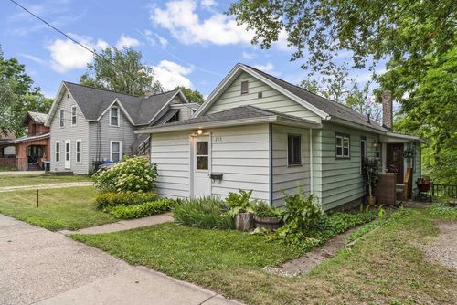 215 N Division Street, WAUPACA, WI, 54981 | Card Image