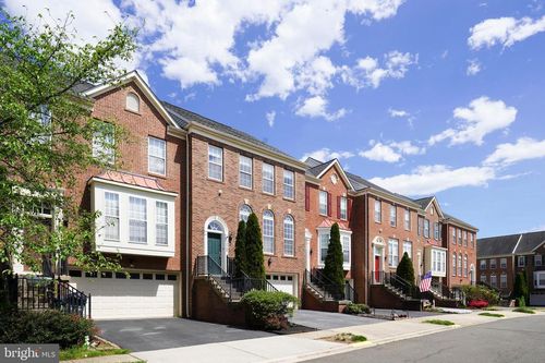 18269 Camdenhurst Dr, GAINESVILLE, VA, 20155-6253 | Card Image