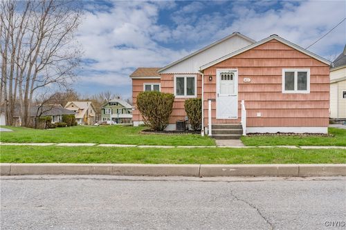 401 Pawling St, Watertown, NY, 13601-4136 | Card Image