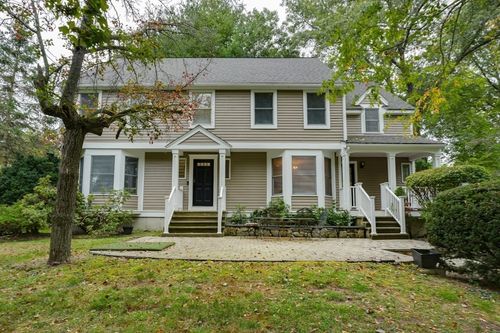 94 Rice St, Wellesley, MA, 02482-6020 | Card Image