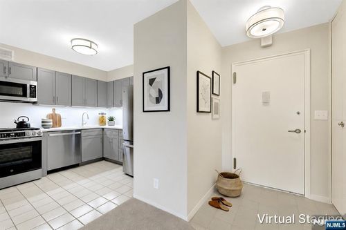 2000 Linwood, Fort Lee, NJ, 07024 | Card Image