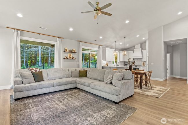 305 Thimbleberry Dr, House other with 3 bedrooms, 2 bathrooms and 2 parking in Castle Rock WA | Image 9
