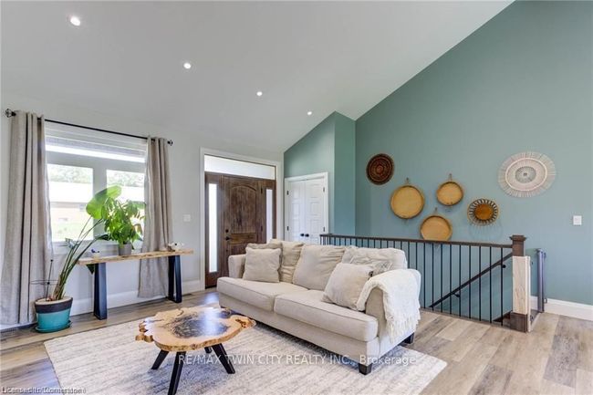 21 Paxton St, House other with 4 bedrooms, 3 bathrooms and 6 parking in Holyrood ON | Image 5