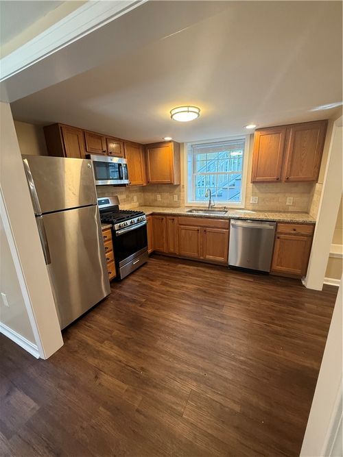 104 John St, Providence, RI, 02906-6007 | Card Image