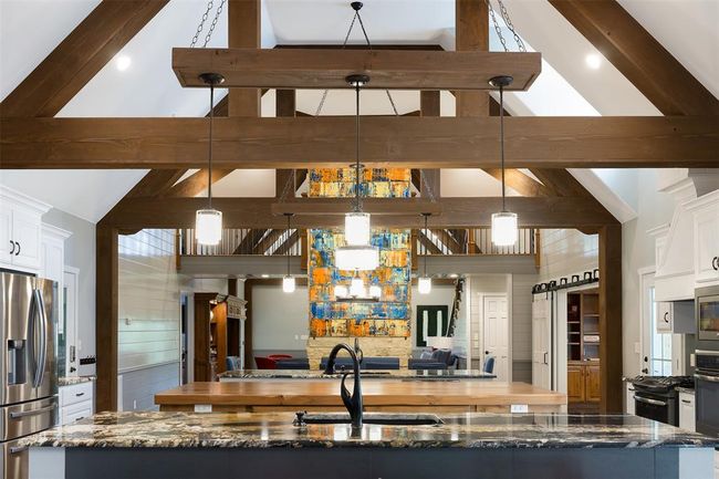 17042 State Highway 21 E, Home with 7 bedrooms, 9 bathrooms and 3 parking in Grapeland TX | Image 13
