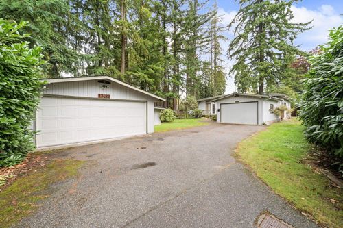 13482 58 Ave, Surrey, BC, V3X2R4 | Card Image