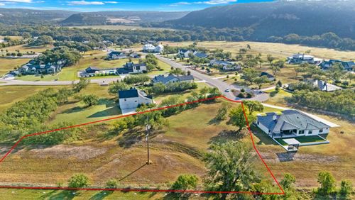 832 Wade Rd, New Braunfels, TX, 78132-2182 | Card Image