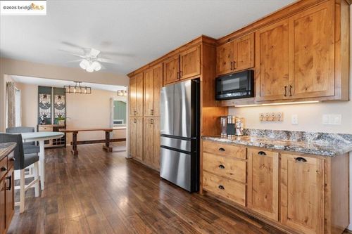 11020 Homestead Ln, Penn Valley, CA, 95946-9756 | Card Image