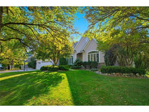 2608 Town Lake Dr, Woodbury, MN, 55125-8702 | Card Image