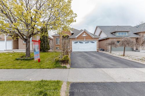 3 Orchid Dr, Brampton, ON, L7A1M4 | Card Image