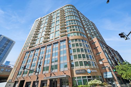 1001-600 N Kingsbury St, Chicago, IL, 60654-8122 | Card Image