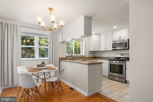 5461 Quentin St, PHILADELPHIA, PA, 19128-2818 | Card Image