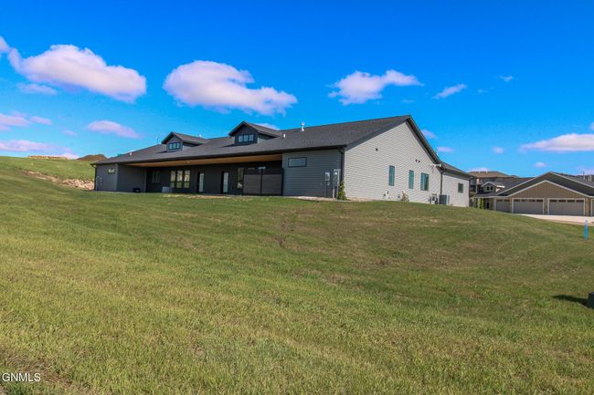 8127 Hawktree Dr, Townhouse with 3 bedrooms, 2 bathrooms and null parking in Bismarck ND | Image 69