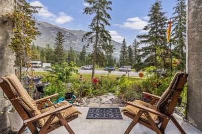 104 - 115 Elk Run Blvd, Condo with 2 bedrooms, 2 bathrooms and 2 parking in Canmore AB | Image 2