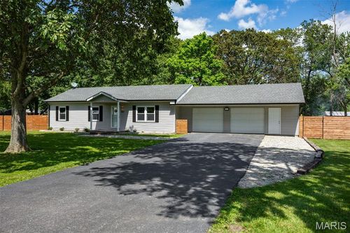 450 Sunny Ln, Mount Olive, IL, 62069-2514 | Card Image