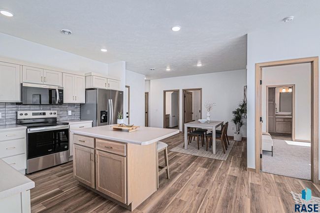 5401 S Teskey Pl, Townhouse with 3 bedrooms, 3 bathrooms and null parking in Sioux Falls SD | Image 7