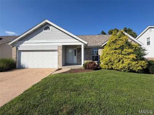 2744 Chapel View Drive, Florissant, MO, 63031 | Card Image