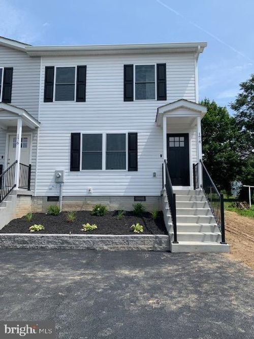 174 Bank St, MOUNT JACKSON, VA, 22842-9563 | Card Image