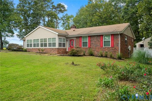 10100 Southampton Rd, Disputanta, VA, 23842-6467 | Card Image