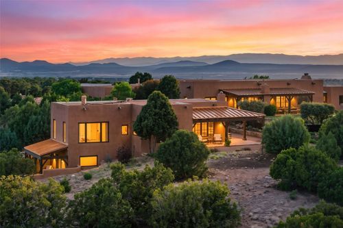 17 Vuelta Rosal, Santa Fe, NM, 87506-8569 | Card Image