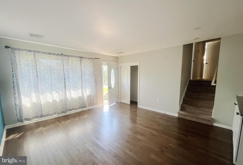 Residential in SELLERSVILLE 5