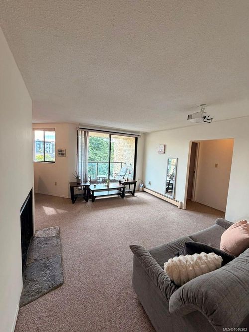 610-1745 Leighton Rd, Victoria, BC, V8R6R6 | Card Image