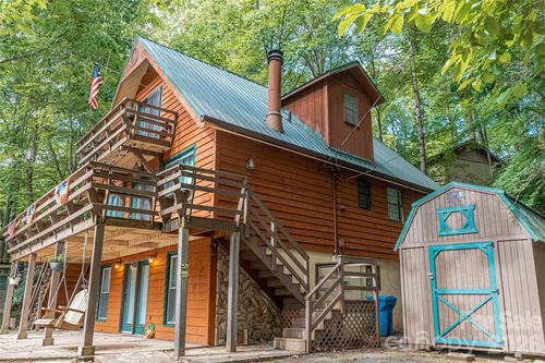 330 Riddle Cove Rd, Maggie Valley, NC, 28751-6401 | Card Image