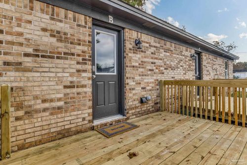 b-7203 Mobile Hwy, Pensacola, FL, 32526 | Card Image