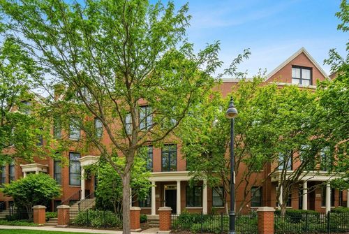 1813 Admiral Ct, Glenview, IL, 60026-8055 | Card Image