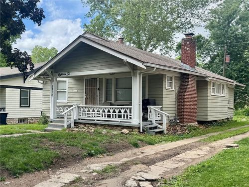 1810 E 70th St, Kansas City, MO, 64132-3140 | Card Image