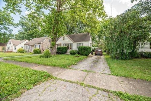 727 Meadowbrook Ave Se, Warren, OH, 44484-4555 | Card Image