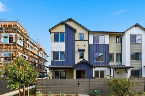 27321 Bear Creek Ln, Valencia, CA, 91381-2385 | Card Image