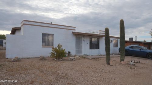 2942 S Enchanted Hills Dr, Tucson, AZ, 85713-4528 | Card Image