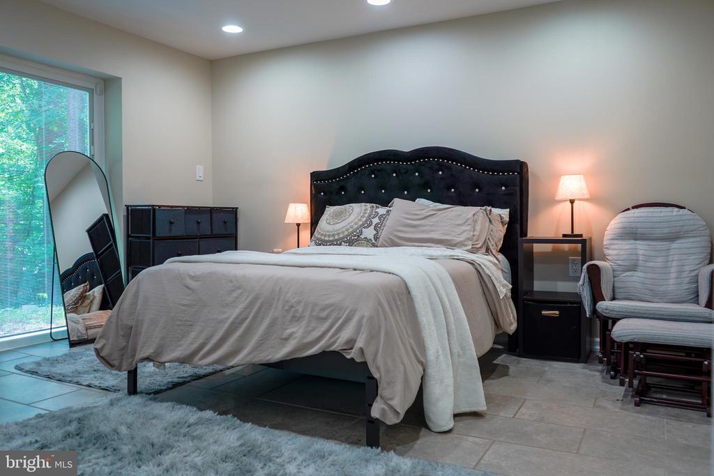 Residential in HUNTINGTOWN 2