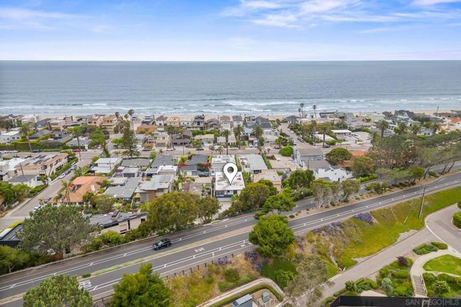 2036 Santa Fe Ave, Condo with 3 bedrooms, 2 bathrooms and 4 parking in Del Mar CA | Image 32