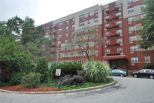 521-7 Balint Dr, Yonkers, NY, 10710-3945 | Card Image