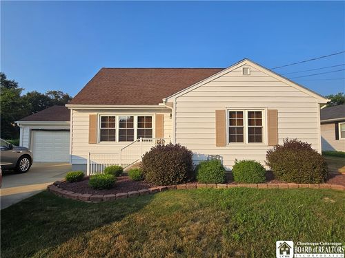 10 Georges Pl, Fredonia, NY, 14063-2123 | Card Image