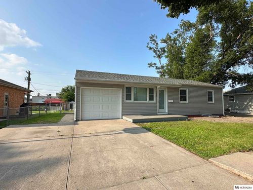 1632 Behlen St, Columbus, NE, 68601-3527 | Card Image