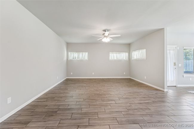 13936 S Ironwood Pl, House other with 3 bedrooms, 2 bathrooms and null parking in Glenpool OK | Image 5