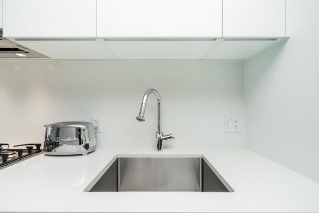 2810 - 908 Quayside Dr, Condo with 1 bedrooms, 1 bathrooms and 1 parking in New Westminster BC | Image 7
