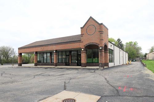 1091/1095 E Bristol Road, Burton, MI, 48529 | Card Image