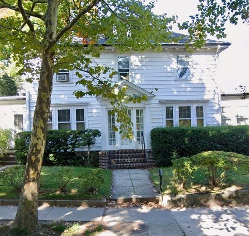 3 Greenough St, Brookline, MA, 02445-6104 | Card Image