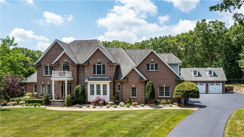7 Josephine Dr, Smithfield, RI, 02917-2383 | Card Image