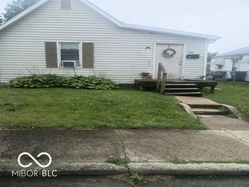 529 W 21st St, Anderson, IN, 46016-4124 | Card Image