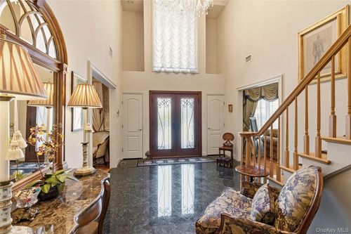 4 Peachtree Ln, Roslyn, NY, 11576-1410 | Card Image